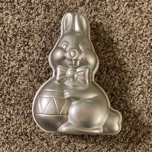 Vtg Cake Mold Bunny Easter Rabbit Wilton Cake pan set